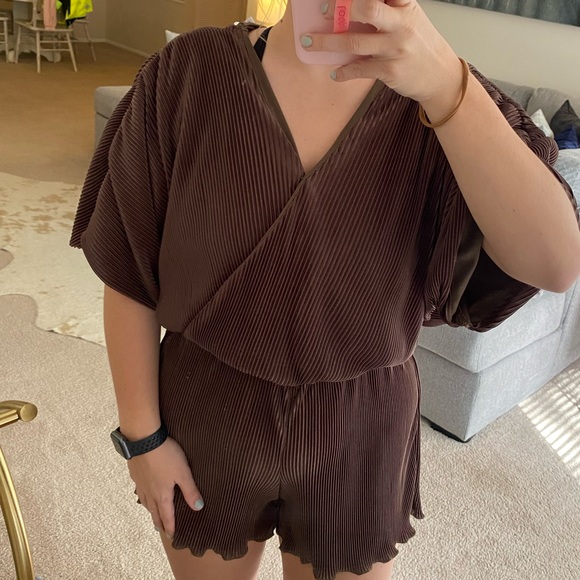 NWT Romper - Picture 1 of 4